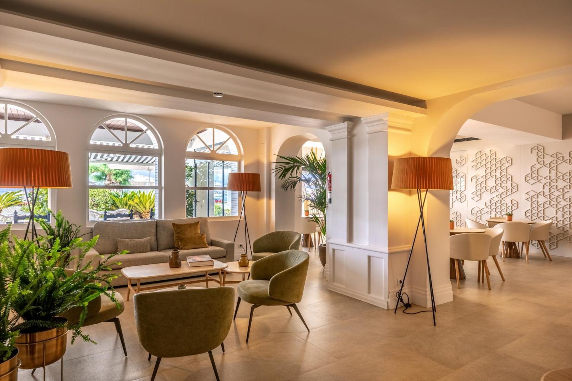 Hotel Illa D'Or & Club Apts 4* Sup Порт де Пойенса Екстериор снимка