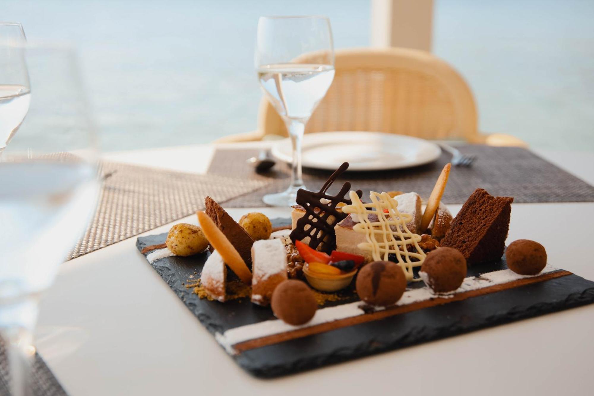 Hotel Illa D'Or & Club Apts 4* Sup Порт де Пойенса Екстериор снимка